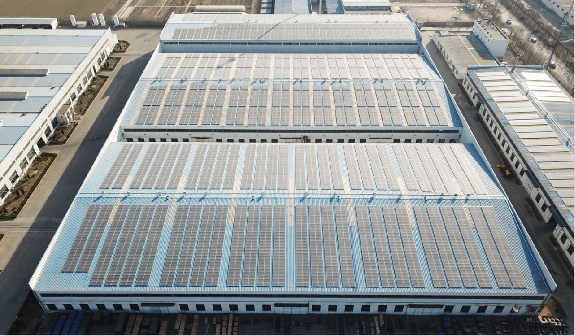 德工机械屋顶面积大，相对集中，使用其屋顶，建设规模为3MW的屋顶光伏电站，年发电量343万度电。