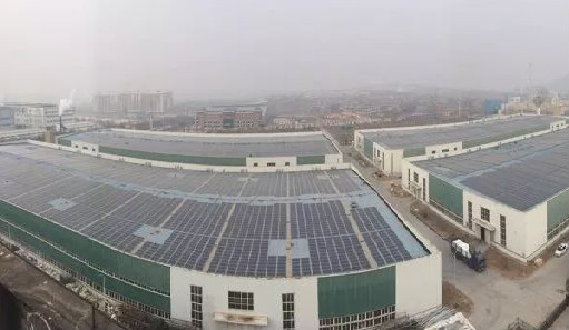 项目使用秦皇岛临跃电缆屋顶6.3万平米，建设规模5MW，年均发电量542万度。